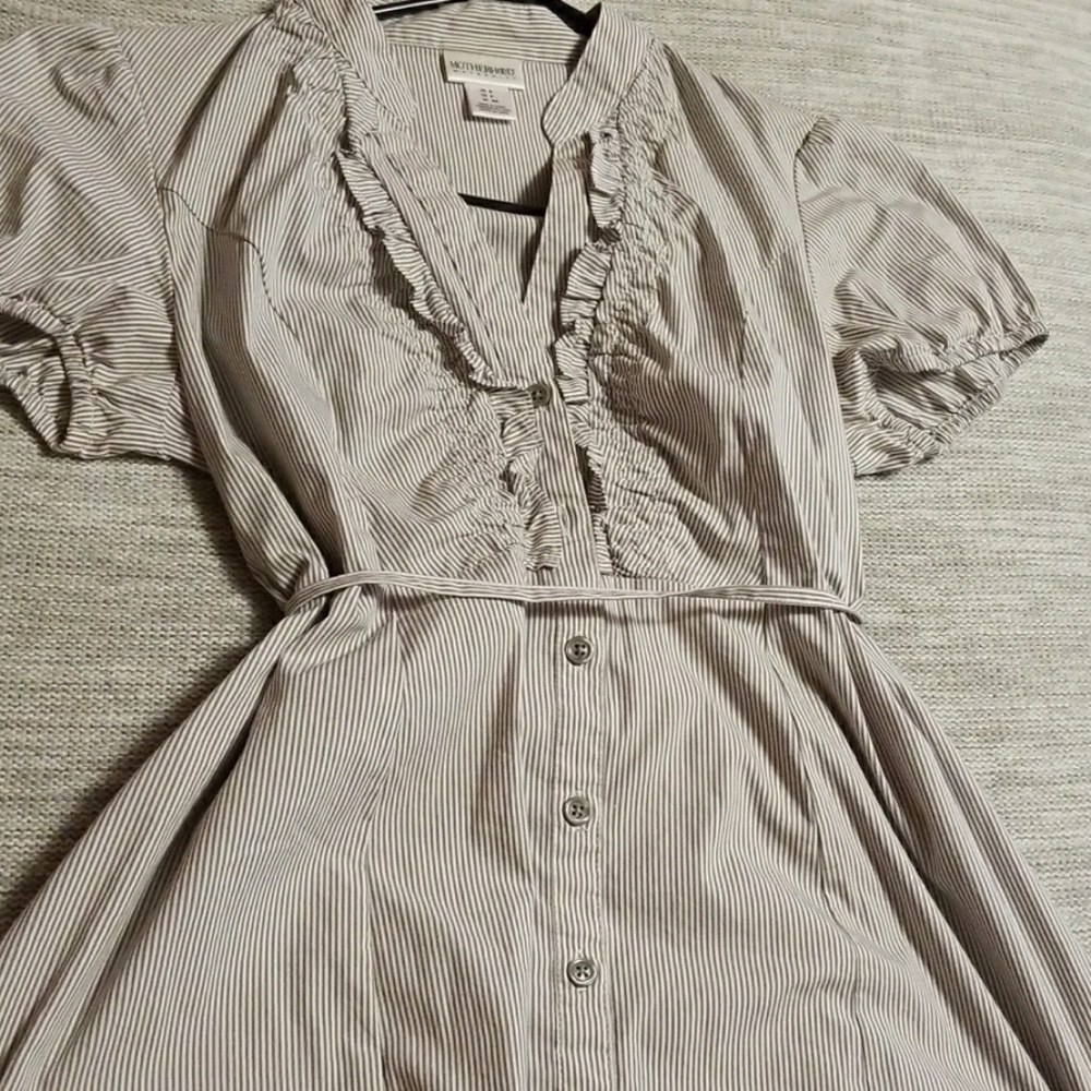 Maternity shirts
